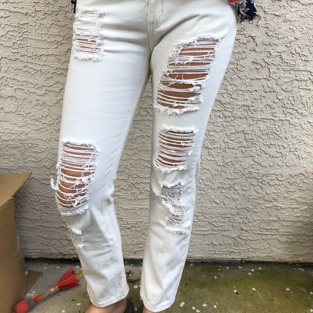 White Brandy Melville destroyed jeans